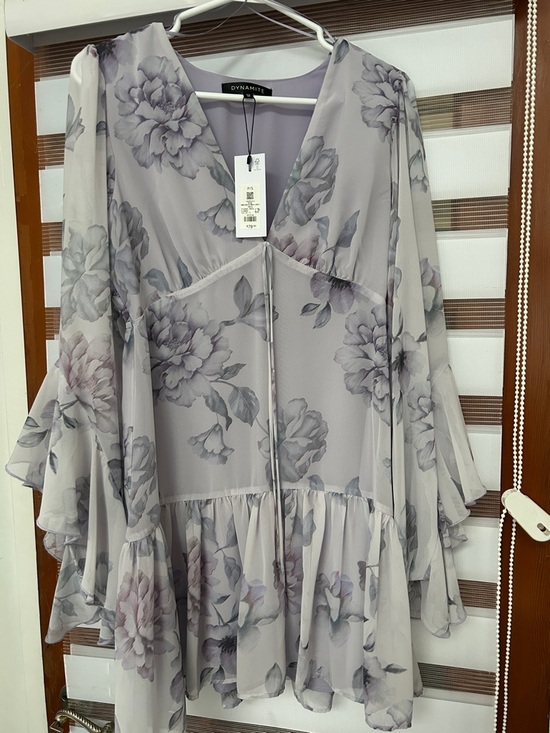 Dynamite Dresses & Skirts - Dynamite Lavender Floral V-Neck Tiered Chiffon mini dress